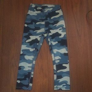 Reebok blue camouflage print capris XS Like new